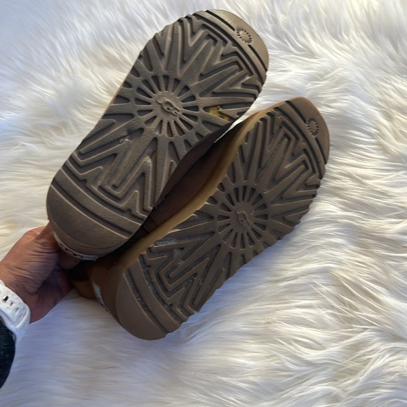 UGG Australia Women's Bethany Boot size 7.5 chestnut brown - Picture 6 of 7